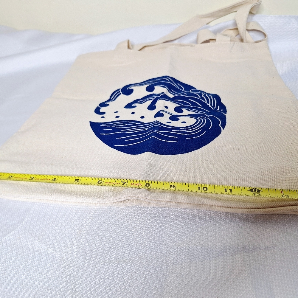 NWT True Religion brand " The Save Mother Earth" reuseable shopper/tote. - Picture 3 of 7